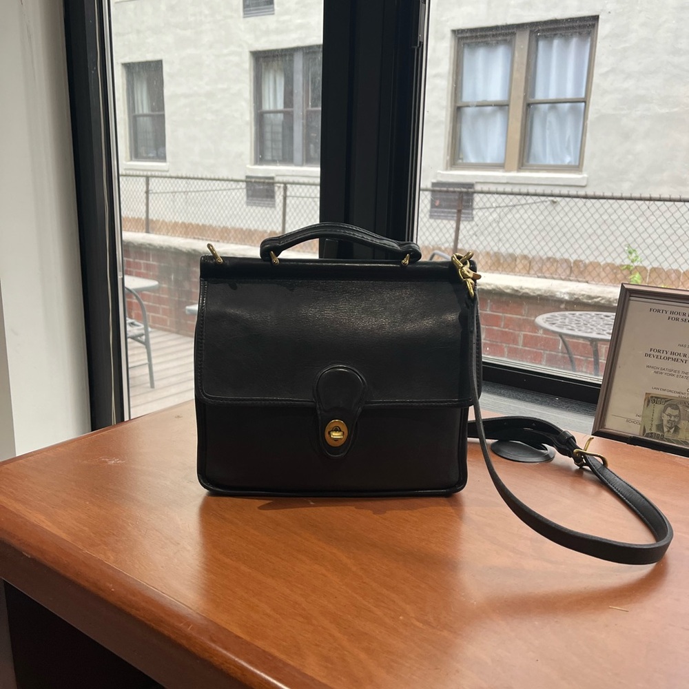 Vintage Coach Willis 9927 -black with Gold Hardware - Picture 2 of 13